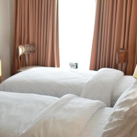 Esquire Hotels & Apartments Rawalpindi Buitenkant foto