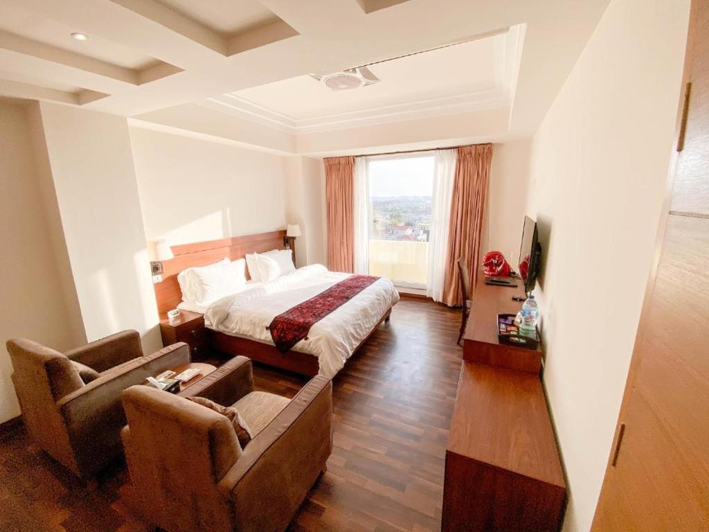 Esquire Hotels & Apartments Rawalpindi Buitenkant foto