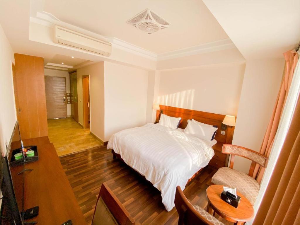 Esquire Hotels & Apartments Rawalpindi Buitenkant foto