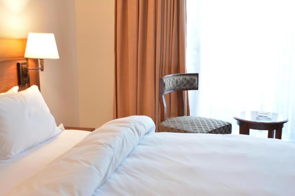 Esquire Hotels & Apartments Rawalpindi Buitenkant foto