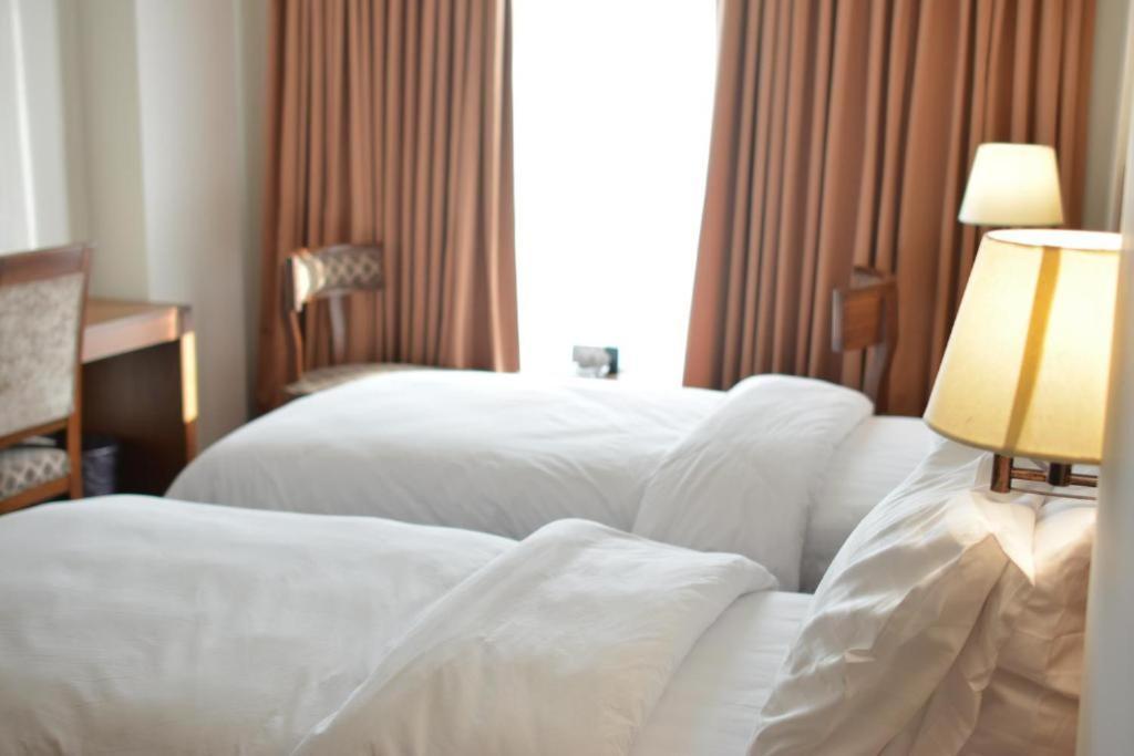 Esquire Hotels & Apartments Rawalpindi Buitenkant foto