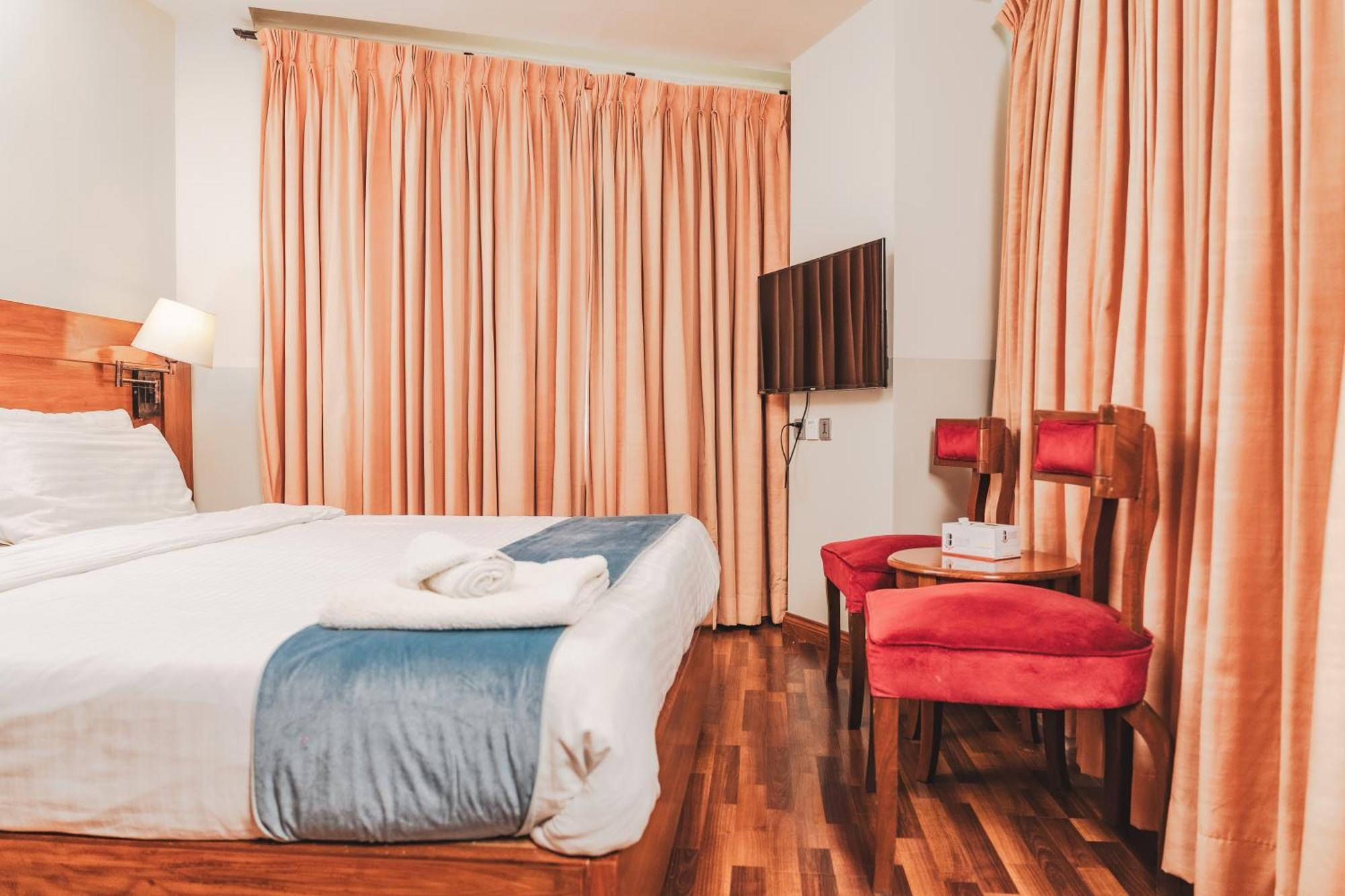 Esquire Hotels & Apartments Rawalpindi Buitenkant foto