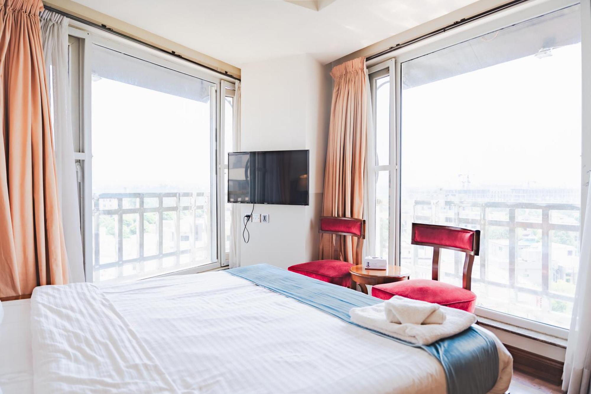 Esquire Hotels & Apartments Rawalpindi Buitenkant foto
