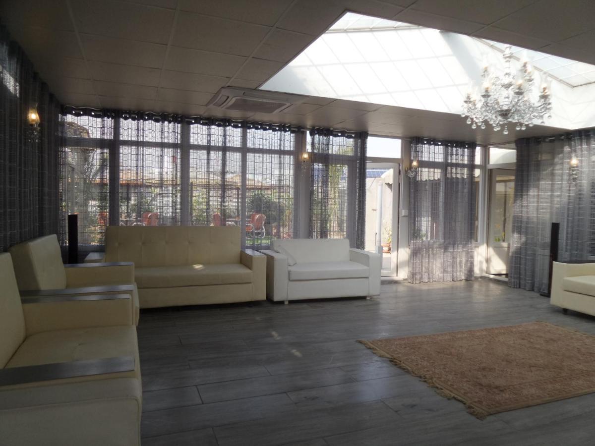 Esquire Hotels & Apartments Rawalpindi Buitenkant foto
